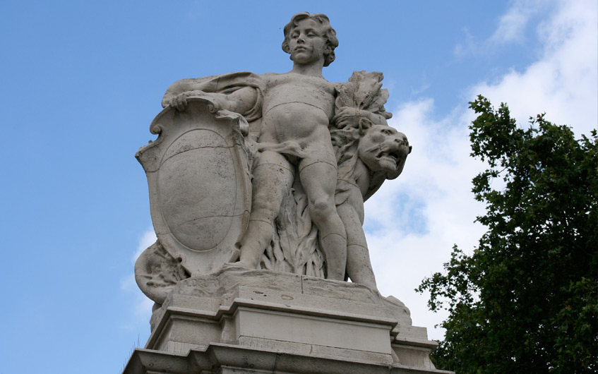 Statuen I (Westafrika, vor dem Buckingham Palace)